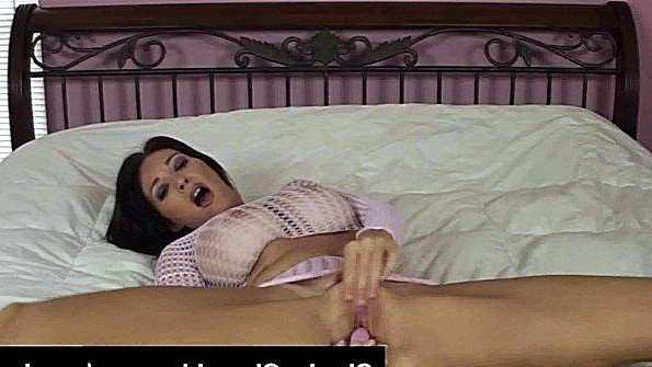 тетки с маленькими титьками