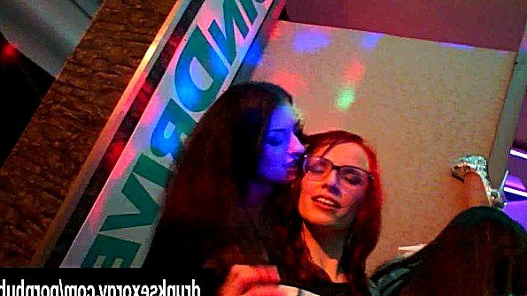 голые титьки gif